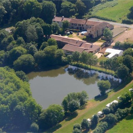 Logis De L'Aubonniere Hotel Chaille-sous-les-Ormeaux Bagian luar foto